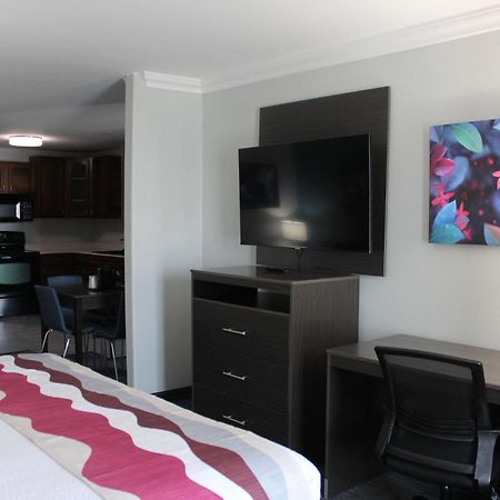 Best Western Medical Center North Inn & Suites Near Six Flags サンアントニオ エクステリア 写真